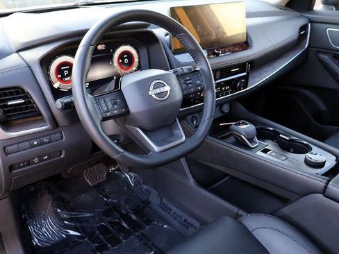 Certified 2026 Nissan Rogue Platinum w/ Platinum Premium Package AWD/4WD image 18