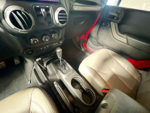 Used 2013 Jeep Wrangler Sport AWD/4WD image 25