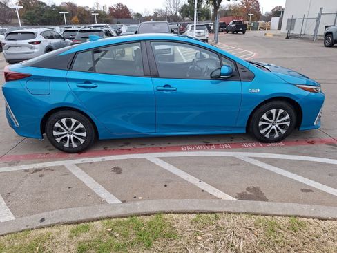 Used 2021 Toyota Prius Prime Limited image 7