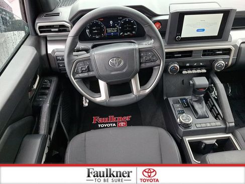 Certified 2025 Toyota Tacoma TRD Off-Road image 11