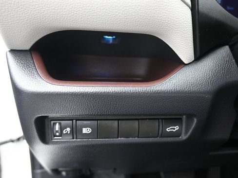 Used 2019 Toyota RAV4 Limited w/ Carpet Mat Package AWD/4WD image 27