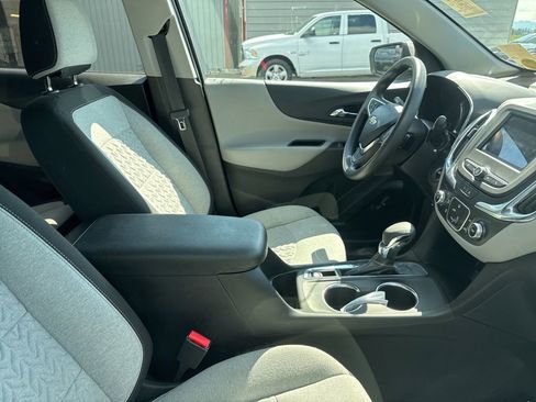 Used 2022 Chevrolet Equinox LT FWD image 12
