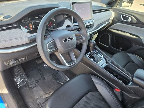 Used 2024 Jeep Compass Latitude AWD/4WD image 10