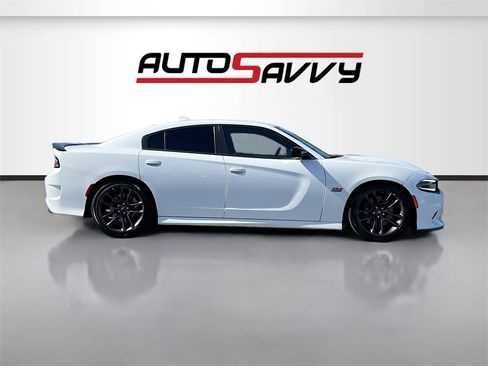 Used 2023 Dodge Charger Scat Pack w/ Navigation & Travel Group image 8