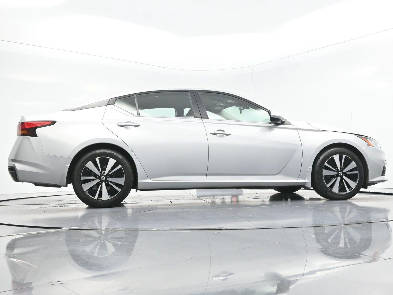 Used 2022 Nissan Altima 2.5 SV FWD image 45