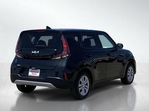 Used 2025 Kia Soul LX FWD image 8