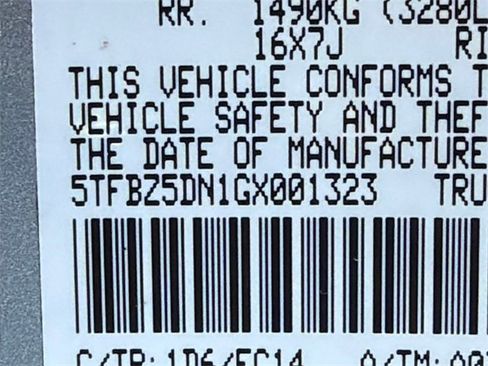 Used 2016 Toyota Tacoma SR5 w/ SR5 Appearance Package (SN) image 31