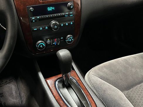 Used 2009 Chevrolet Impala LT image 13