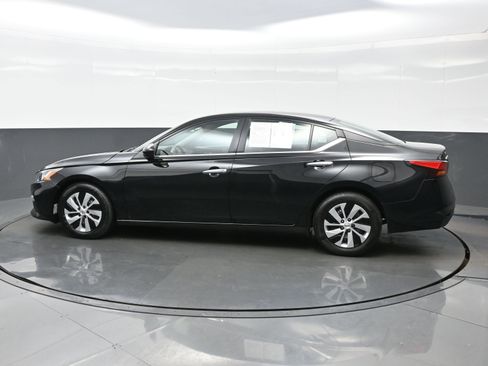 Used 2022 Nissan Altima 2.5 S image 3