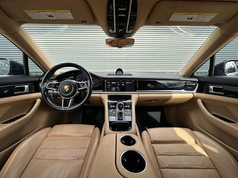Used 2018 Porsche Panamera image 6