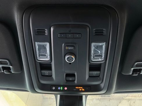 Used 2022 GMC Yukon SLT AWD/4WD image 17
