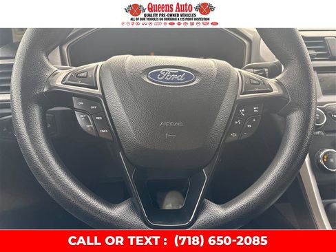 Used 2018 Ford Fusion SE image 19