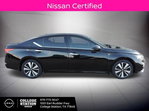 Certified 2020 Nissan Altima 2.5 SV image 2