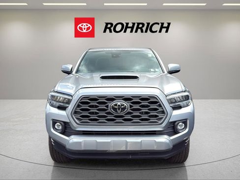 Used 2023 Toyota Tacoma TRD Sport w/ Technology Package AWD/4WD image 2