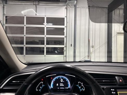 Used 2020 Honda Civic EX image 10