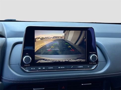 Used 2024 Nissan Rogue SV image 20