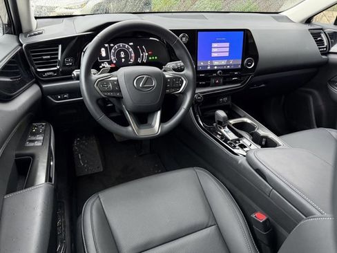 Certified 2025 Lexus NX 250 FWD image 4