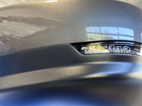 Used 2025 Subaru Crosstrek 2.0i Premium image 7