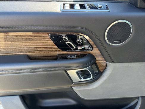 Used 2018 Land Rover Range Rover HSE image 11