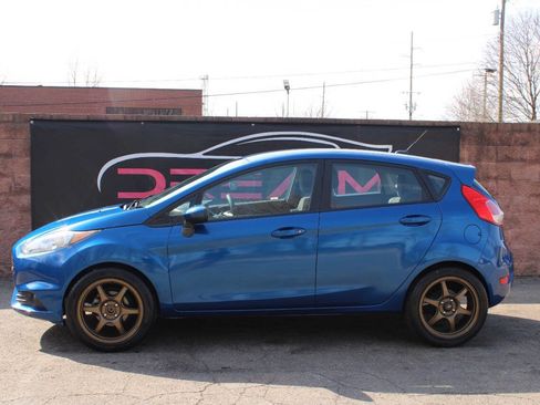 Used 2018 Ford Fiesta SE image 2