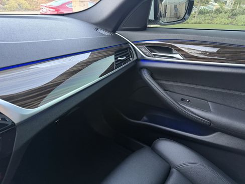 Used 2018 BMW 530e RWD image 21