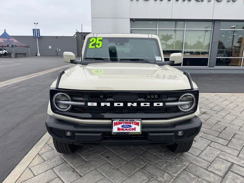 Used 2025 Ford Bronco Outer Banks AWD/4WD image 24