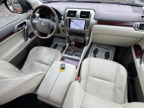 Used 2013 Lexus GX 460 Base AWD 4dr SUV image 28