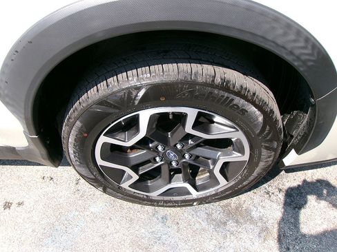 Used 2017 Subaru Crosstrek 2.0i Premium image 7