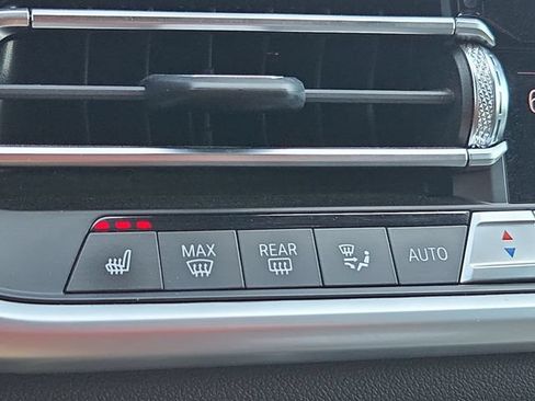 Used 2022 BMW X5 xDrive40i w/ Premium Package AWD/4WD image 28