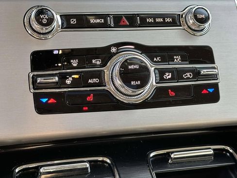 Used 2024 Lincoln Aviator AWD w/ Premium Package image 12