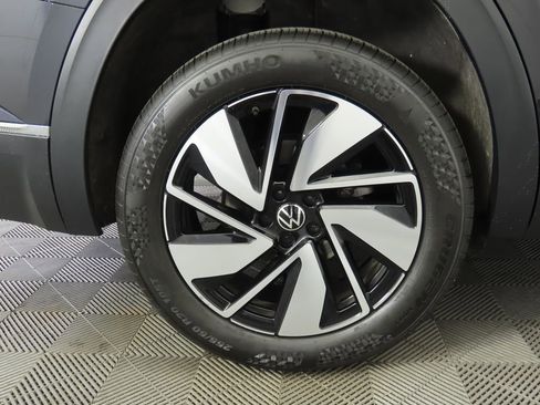 Certified 2024 Volkswagen Atlas SEL image 31