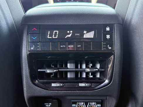 Used 2024 Jeep Grand Cherokee L Limited w/ Black Appearance Package AWD/4WD image 23