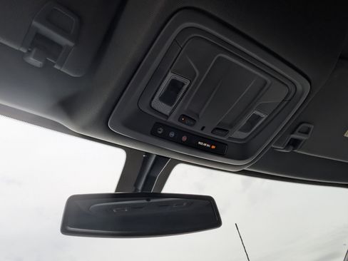 Used 2021 Chevrolet Silverado 2500 Custom w/ Custom Value Package image 29