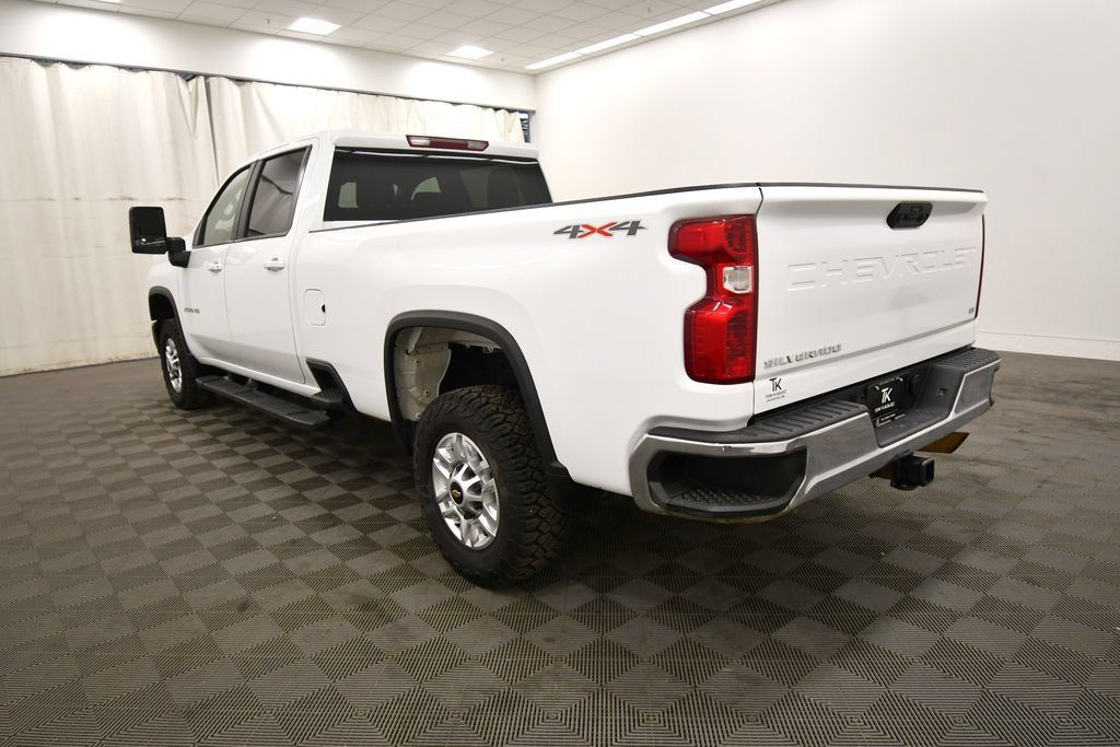 Used 2024 Chevrolet Silverado 2500 LT AWD/4WD image 5