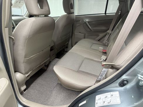 Used 2004 Toyota RAV4 4WD image 21