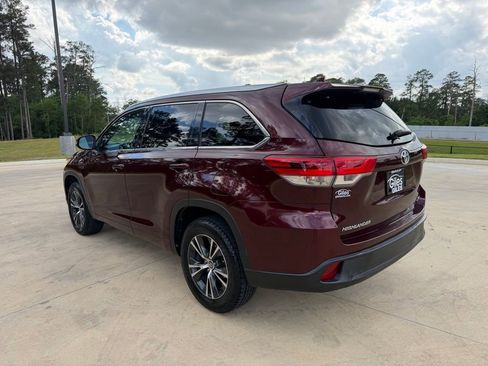 Used 2018 Toyota Highlander XLE FWD image 3