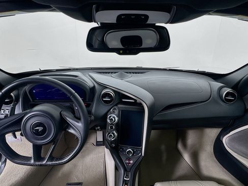 Used 2020 McLaren 720S Spider image 22