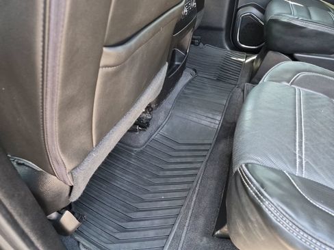 Used 2019 GMC Yukon XL Denali AWD/4WD image 39