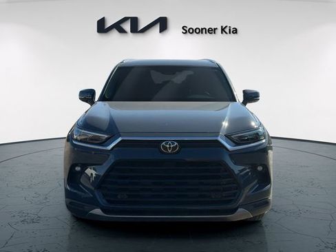 Used 2024 Toyota Grand Highlander Limited image 2