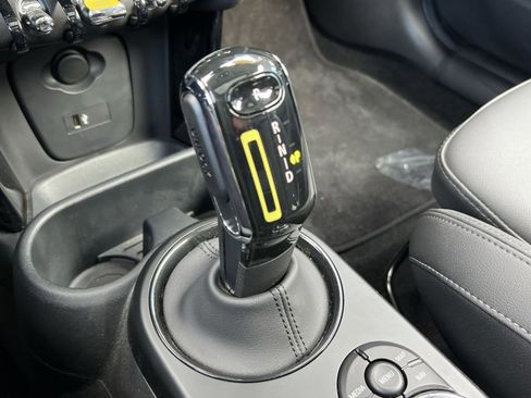 Certified 2024 MINI Cooper SE image 23