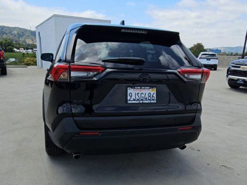 Used 2023 Toyota RAV4 LE FWD image 7