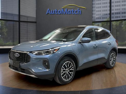 Used 2023 Ford Escape SE w/ PHEV Premium Package image 4