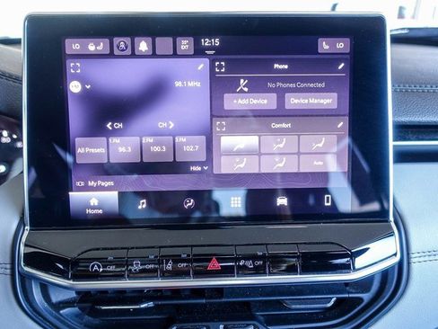 Used 2023 Jeep Compass Limited image 5