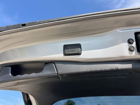 Used 2024 Toyota RAV4 XLE Premium FWD image 10