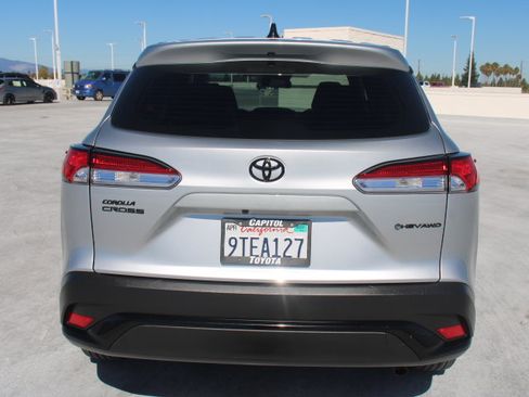 Used 2025 Toyota Corolla Cross AWD Hybrid image 4