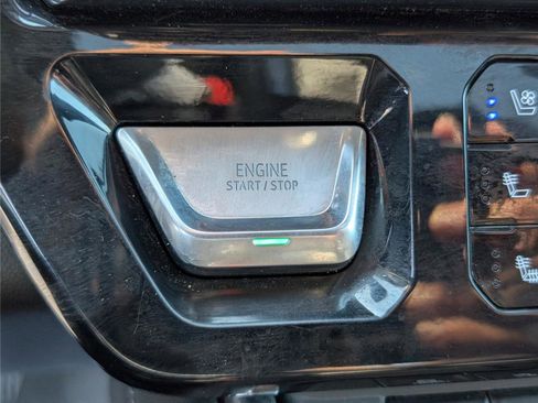 Used 2024 GMC Sierra 3500 Denali w/ Technology Package image 28