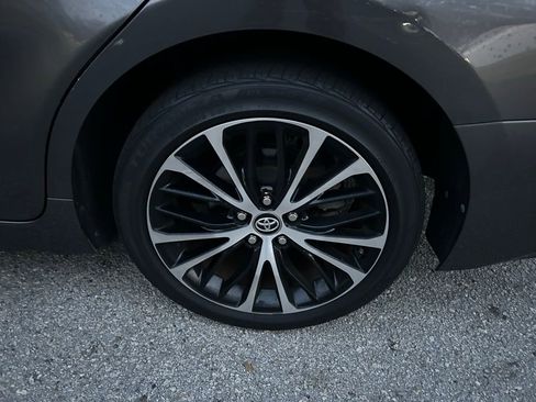 Used 2019 Toyota Camry SE image 9
