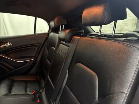 Certified 2018 Mercedes-Benz GLA 250 4MATIC image 19