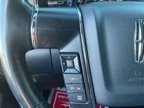 Used 2015 Lincoln Navigator 4WD image 26