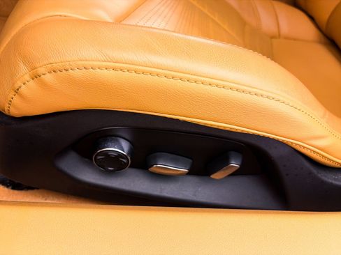 Used 2021 Chevrolet Corvette Stingray Premium Cpe w/ Z51 Performance Package RWD image 22
